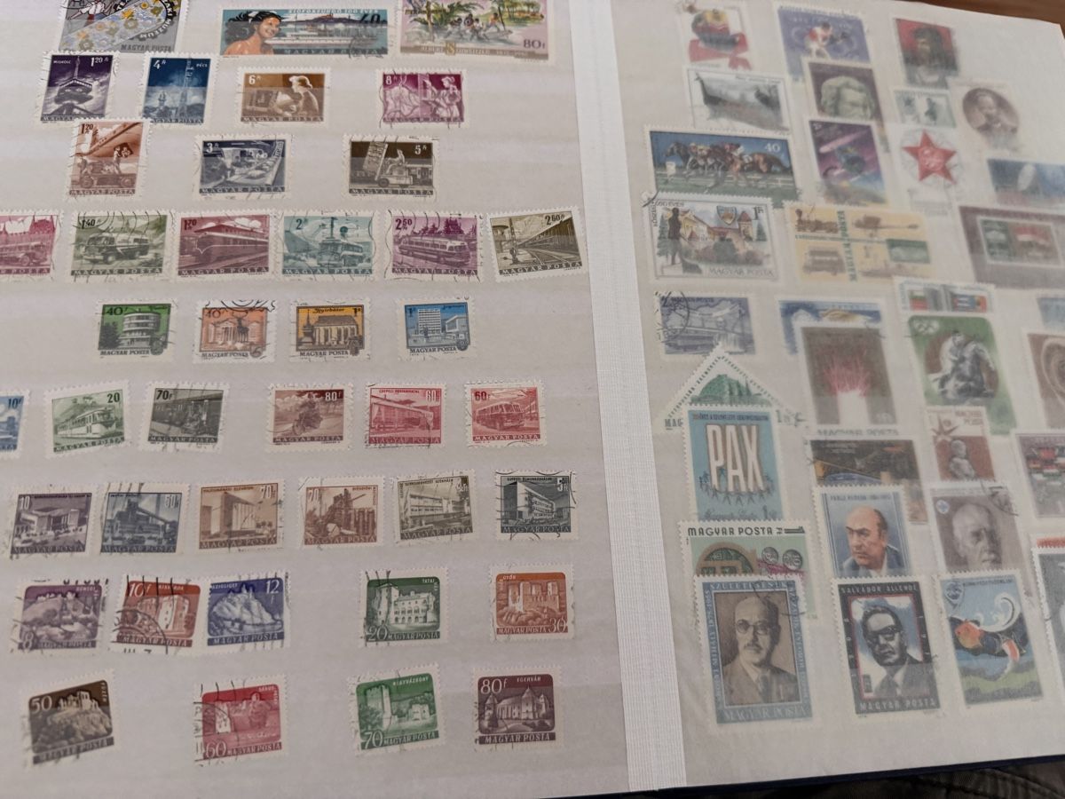 Albums: Briefmarken – D'occasion à Niederhasli par Michael211 1
