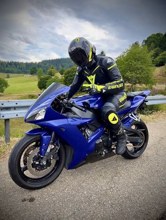 Dainese Lederkombi schwarz neongelb Grösse 52