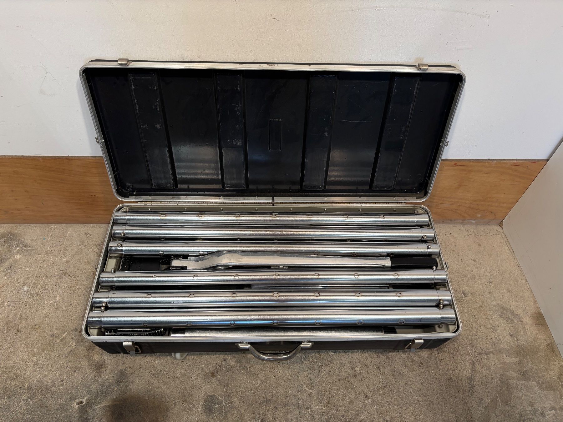 Tutti gli attrezzi: Beno J. Grundlach Teppichspanner Set XXL – Usato da Winterthur venduto da ReUse_Baumarkt 8