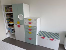 Ganzes Kinderzimmer (Bett+Schränke+Schreibtisch+Stuhl)
