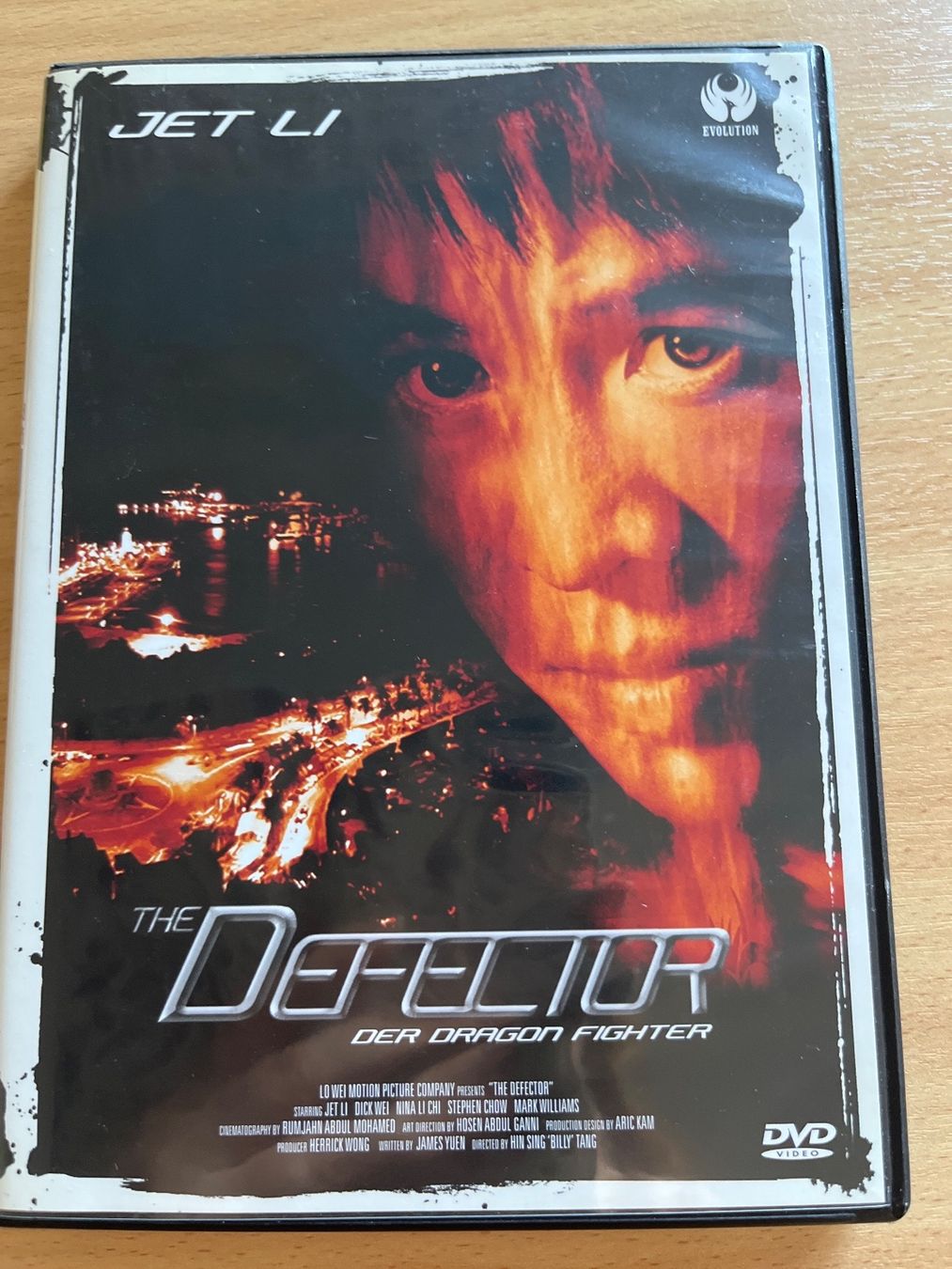 Alle DVDs: DVD - The Defector / Der Dragon Fighter, Teil 1 – Gebraucht aus Luzern von Jiggy_8898