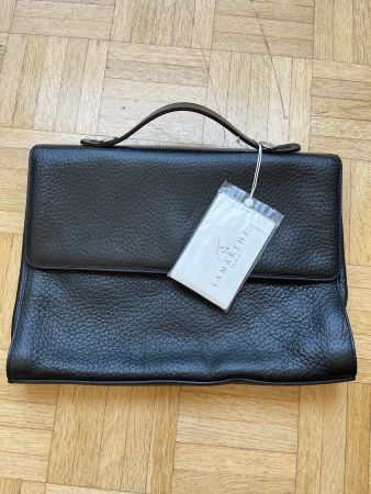 New black bag in leather Lamarthe