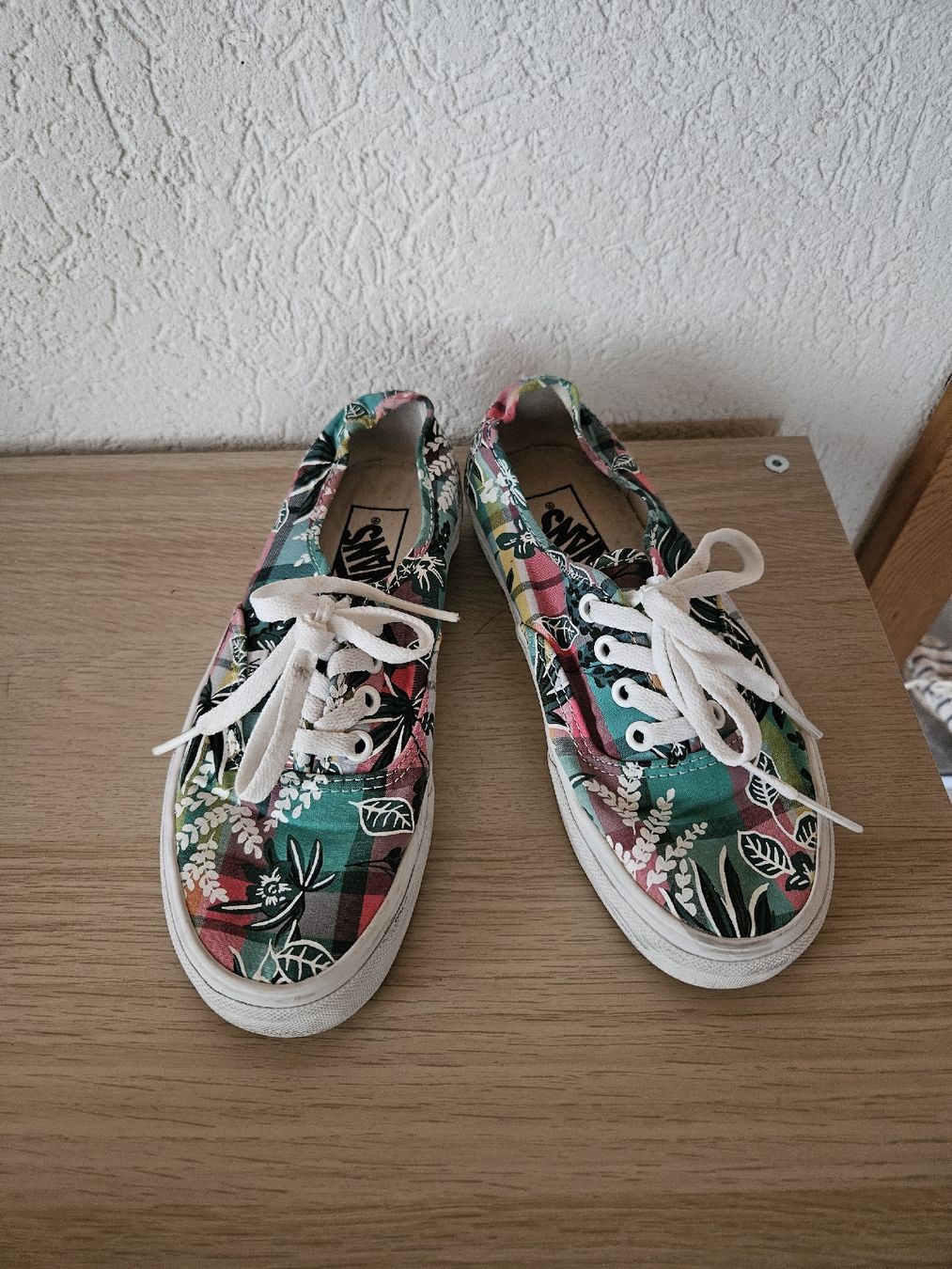 Vans Scarpe da uomo: Vans Sneaker kariert mit Blumenmuster  Gr. 37 – Usato da Davos Platz venduto da egl_h2gt