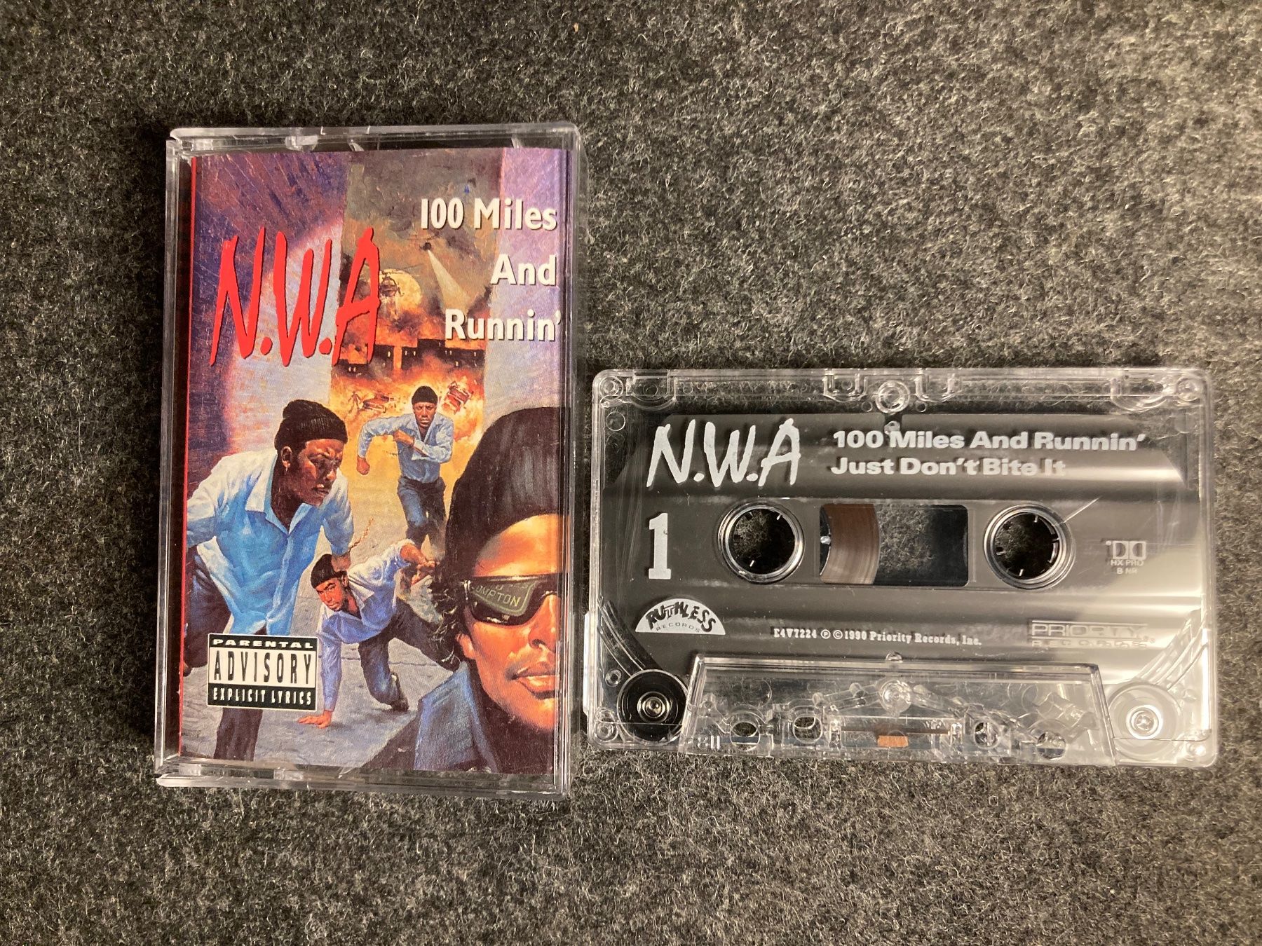 Musicassette: N.W.A. - 100 Miles And Runnin' (MC) – Usato da Fribourg venduto da Karushi 3