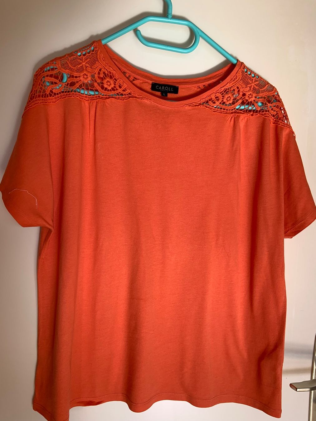 Caroll T-Shirts: T-shirt – Gebraucht aus Ecublens VD von timily