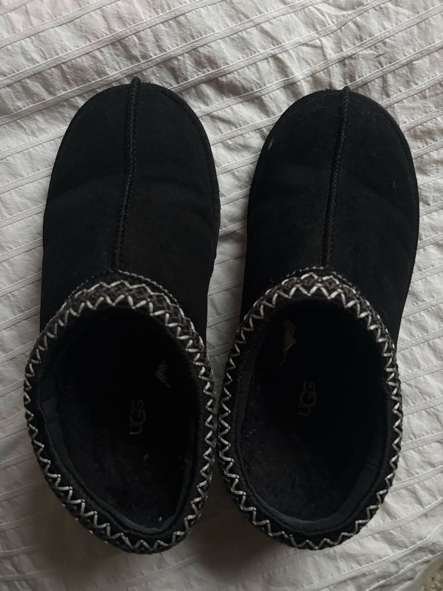 Ugg Scarpe da uomo: Bottes UGG noires taille 38  – Nuovo (secondo la descrizione) da Le Grand-Saconnex venduto da c7w_ngx7 1