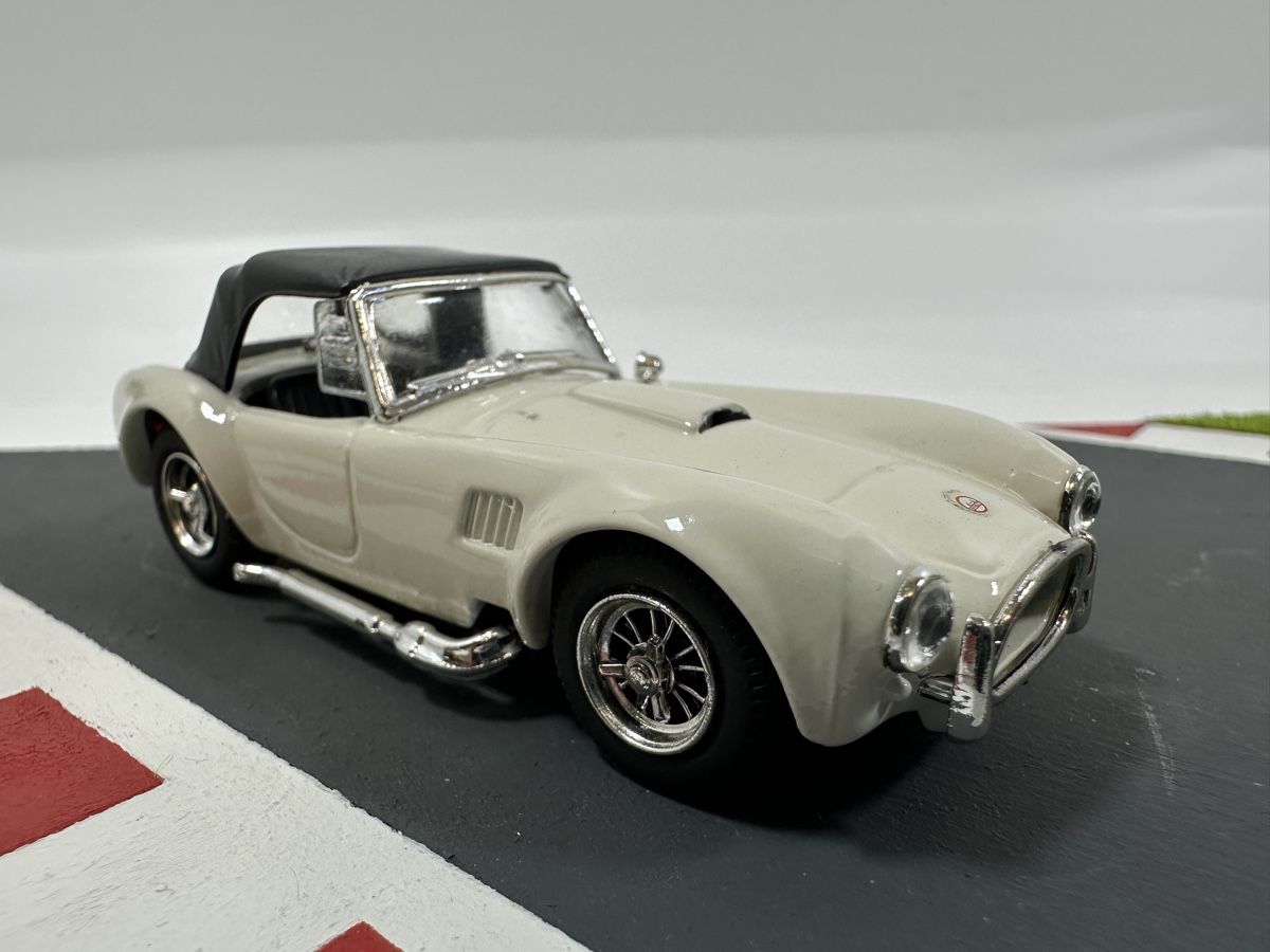 Modellini d'auto: AC Shelby Cobra 1:43, weiss, MODEL BOX – Usato da Zofingen venduto da rf9_x2xt 6