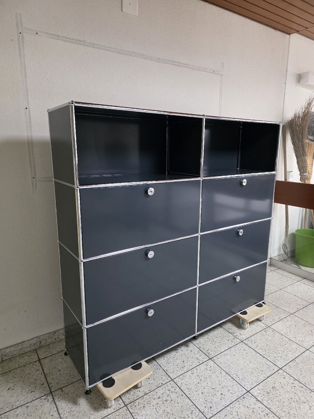 USM Scaffali: Designer Regal USM Haller grau  – Usato da Lichtensteig venduto da Usedinstorecom 1