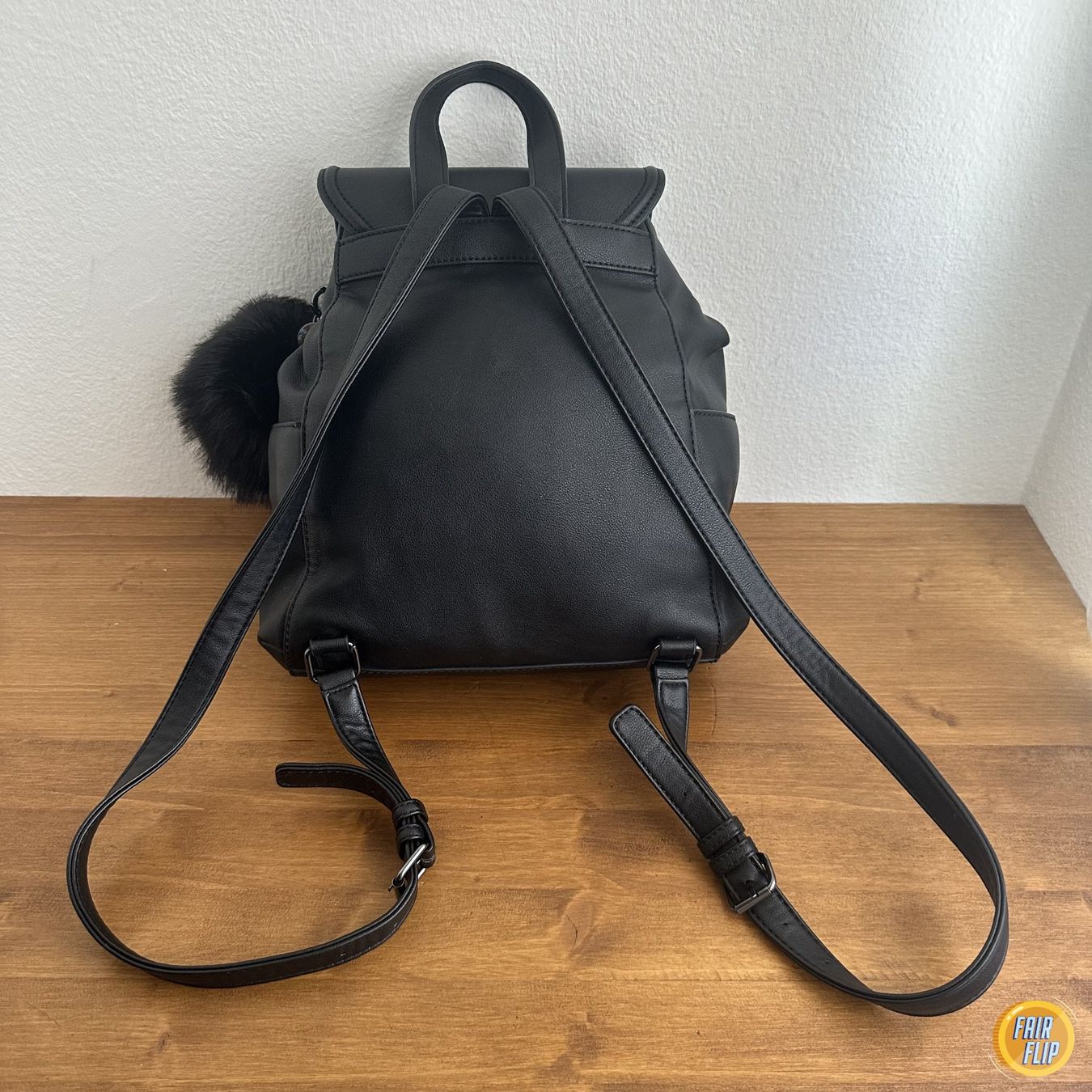 Guess Rucksäcke: Guess Rucksack Schwarz – Gebraucht aus Luzern von fairflip 2