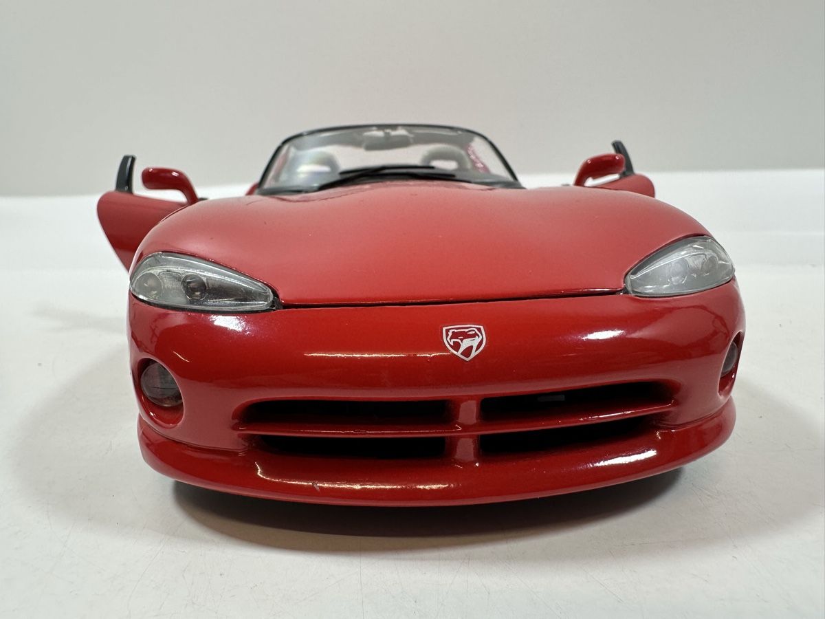 Bburago Modellautos: Dodge Viper RT/10 1:18, rot, BBURAGO – Neu (gemäss Beschreibung) aus Zofingen von rf9_x2xt 9