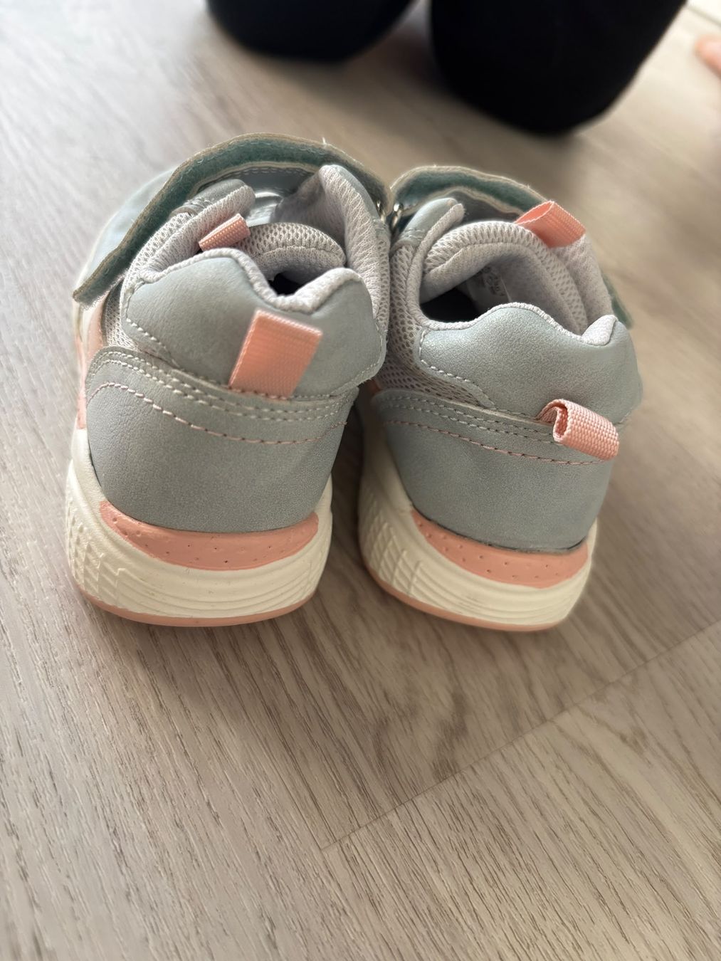 Schuhe für Jungen: Kindersneaker, Gr. 22 – Gebraucht aus Hochfelden von rub_rnw5 3