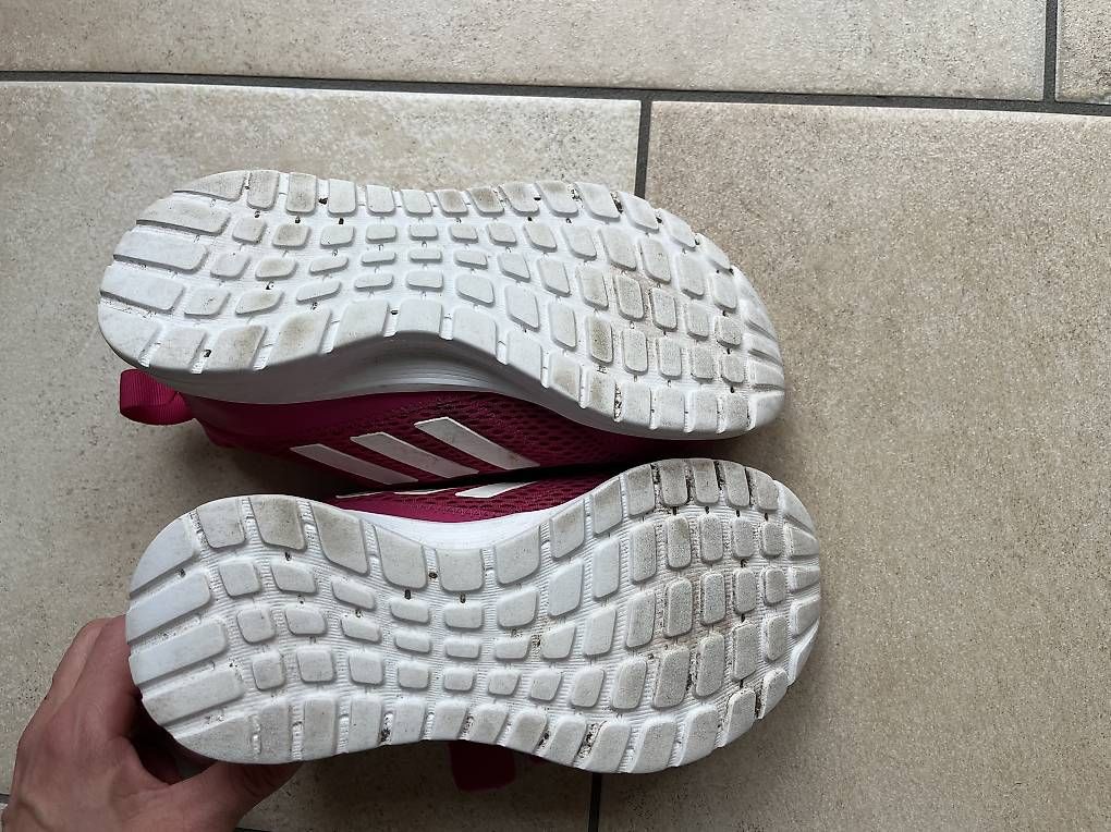 Scarpe per ragazze: Baskets Adidas taille 35,5 – Usato da Yverdon-les-Bains venduto da car_xd5s 2