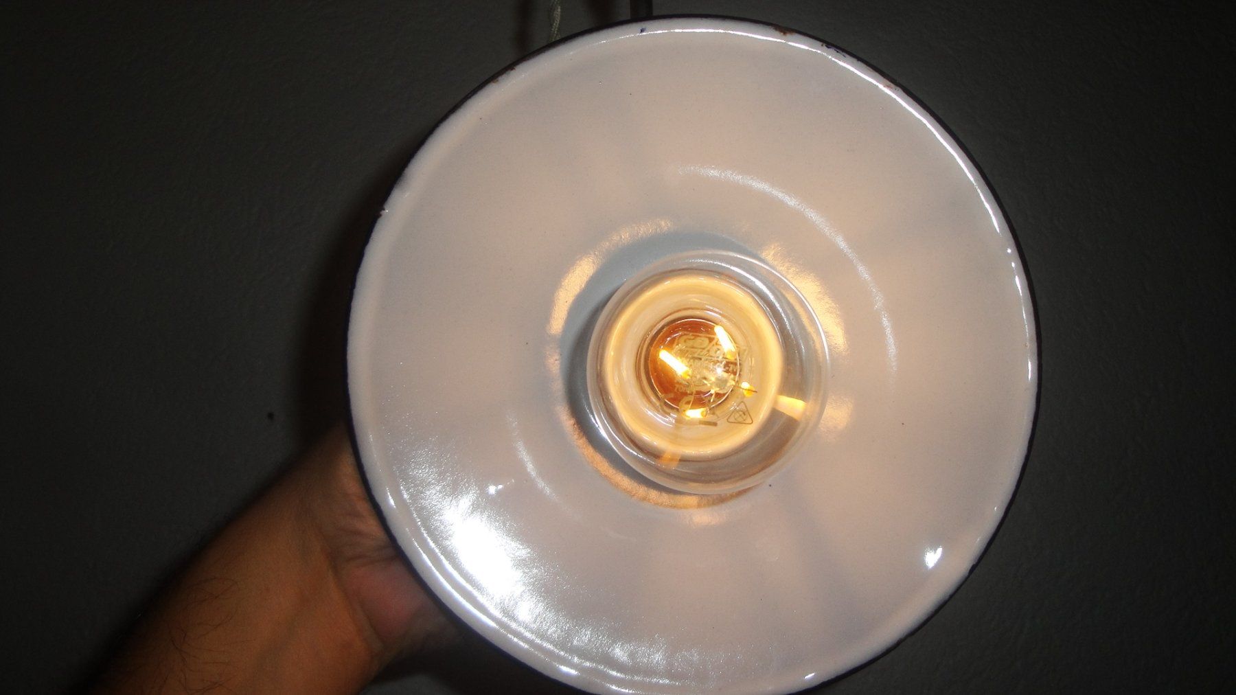 Lampadari & plafoniere: Kellerlampe mit Emaillierter Lampenschirm – Usato da Zürich venduto da Paykan 2