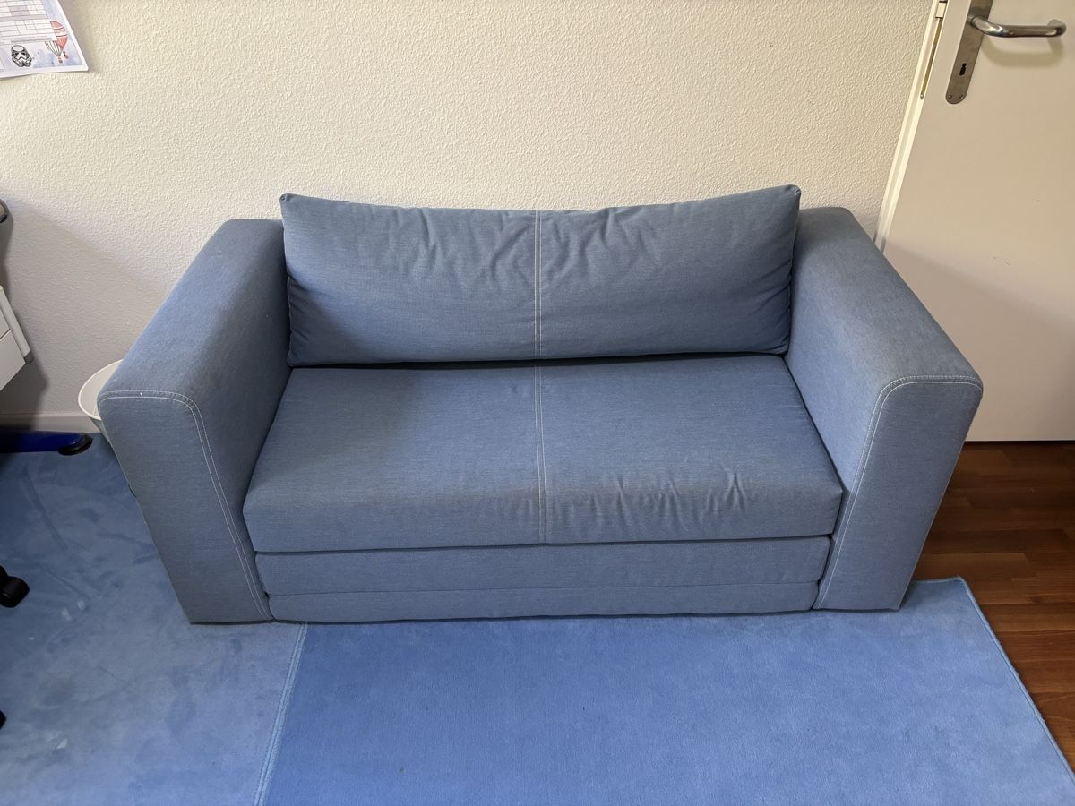 Divani: Ausklappbares Kindersofa – Usato da Uitikon Waldegg venduto da jemetzge