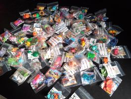 Einzeln verpackt - Sammlung von ca. 80 Figuren und Sticker