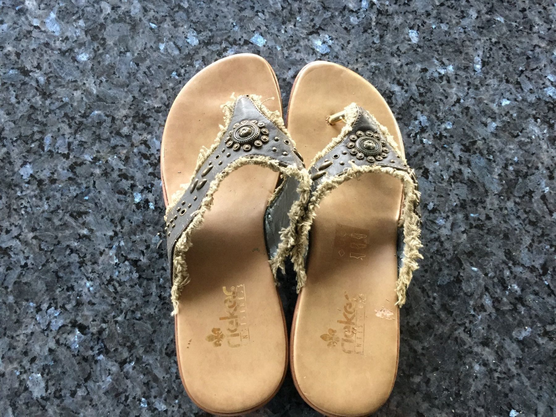 Rieker Scarpe da donna: Rieker Zehentrenner Grösse 41 – Usato da Beatenberg venduto da nonnkari 1