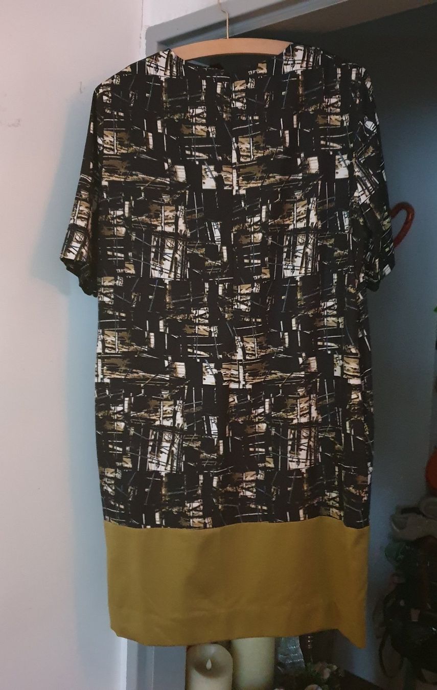 Cos Vestiti: Cos schönes Kleid Gr. 42 – Nuovo (secondo la descrizione) da Frenkendorf venduto da Moon111 1