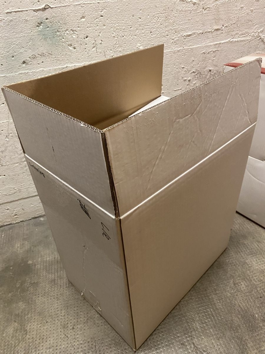 Cartoni: Cartons de déménagement solides – Usato da Genève venduto da Ne-le1203