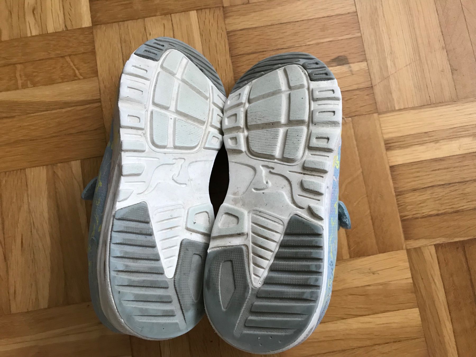 Scarpe per ragazze: Turnschuhe von KangaRoos Grösse 33 hellblau – Usato da Emmenbrücke venduto da Hathor123 4
