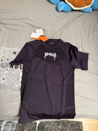 YoungLA - Muscleshirt lila