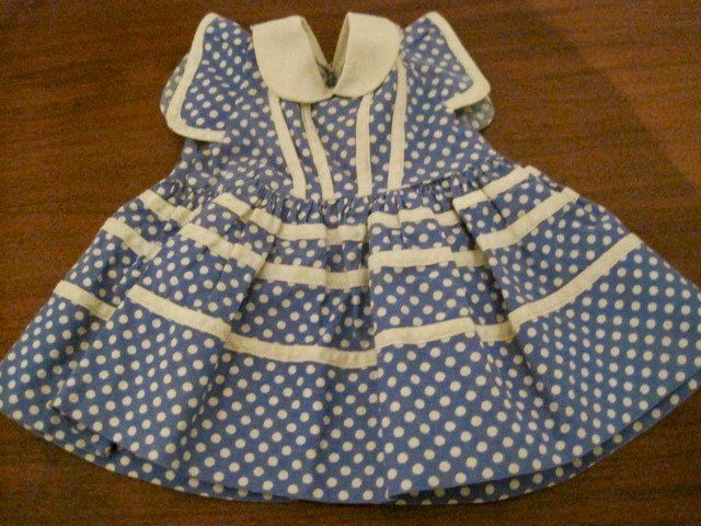 Robe pour poupée américaine - France