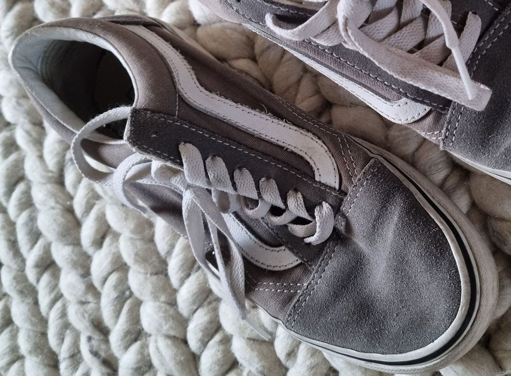 Vans Scarpe da uomo: Vans Old Skool Sneaker, Graue Schuhe, Grösse 37 – Usato da Brütten venduto da rahii_