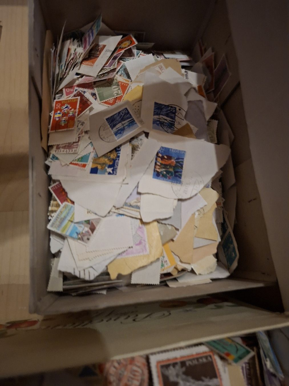 Tutti i francobolli: Briefmarken Fundgrube + 1 Box auf Papier  – Usato da Balgach venduto da SIMEON27 2