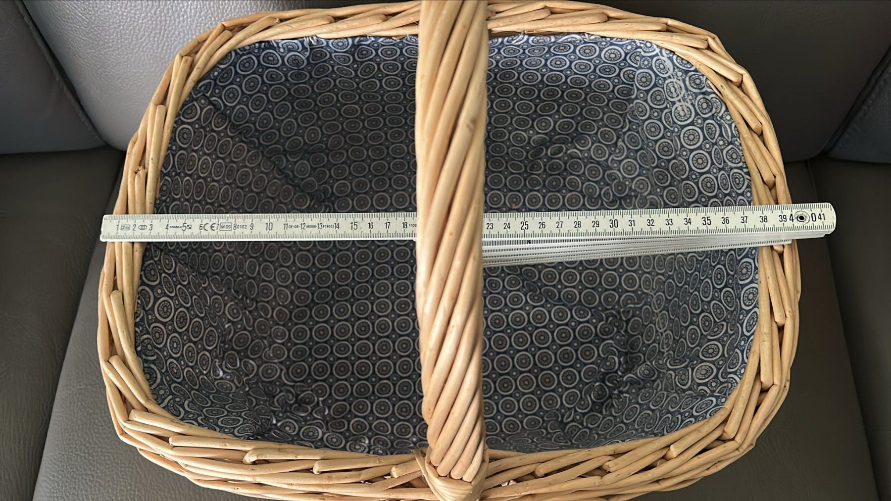 Altro in Antiquarato & Arte: Cestino di vimini rivestito internamente con stoffa – Usato da Melano venduto da H-Sara 1