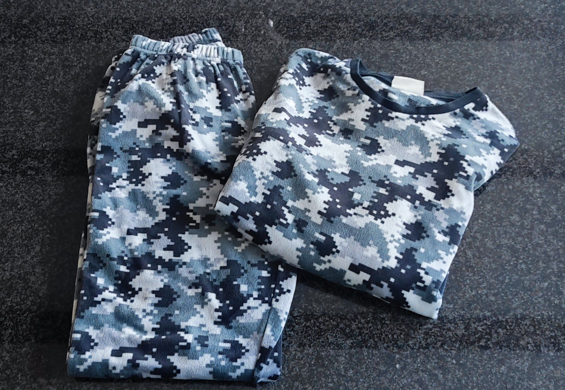 Pyjamas & Ähnliches: Schlafanzug - Set – Gebraucht aus Othmarsingen von HBN 1