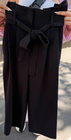 Stoffhose COS mit Bindegürtel schwarz Grösse 38
