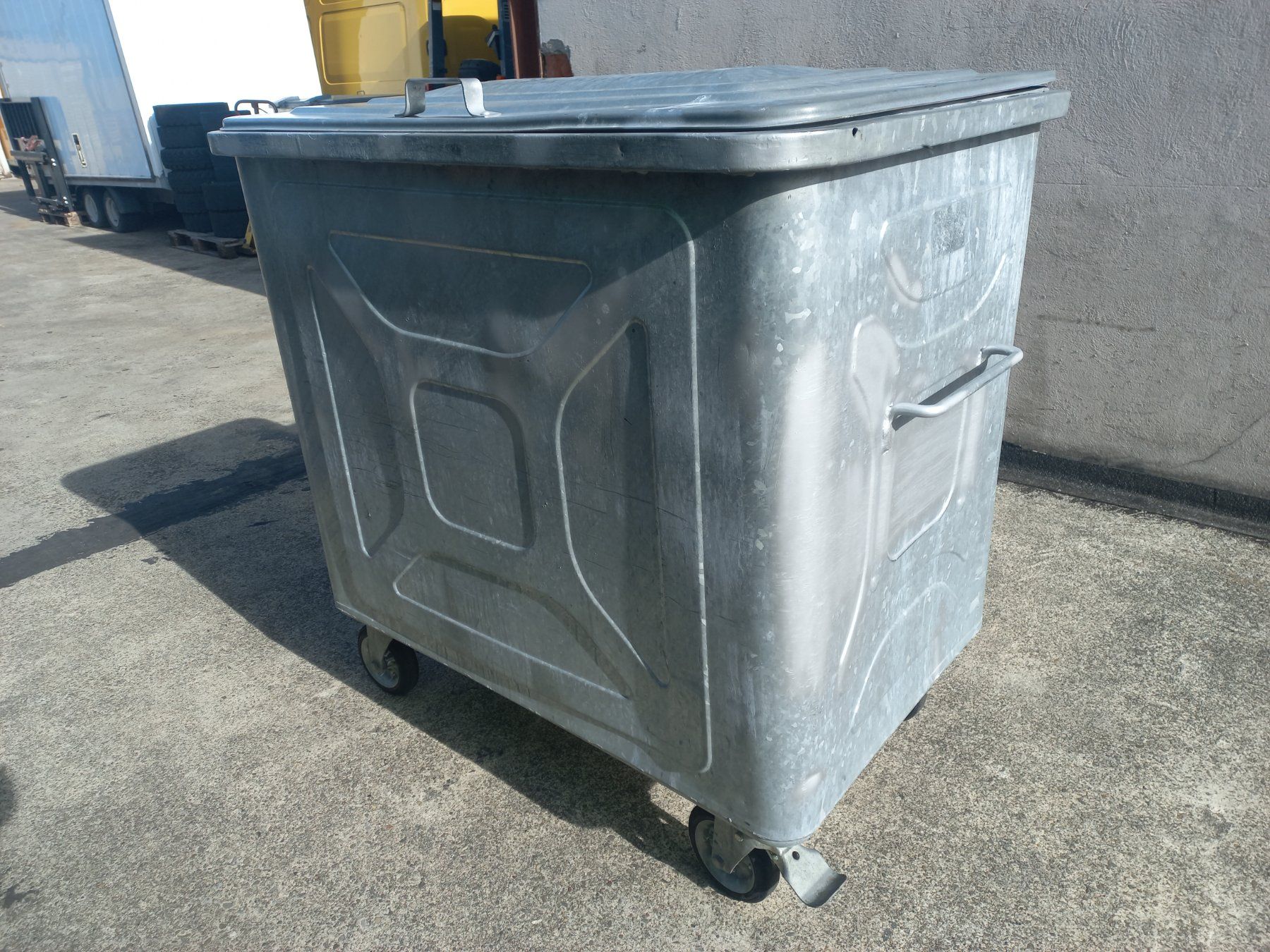 Altro per Ufficio & Commercio: Abfallcontainer Kehrichtcontainer Müllcontainer Container 3 – Usato da Dulliken venduto da Classiclerch4657 1
