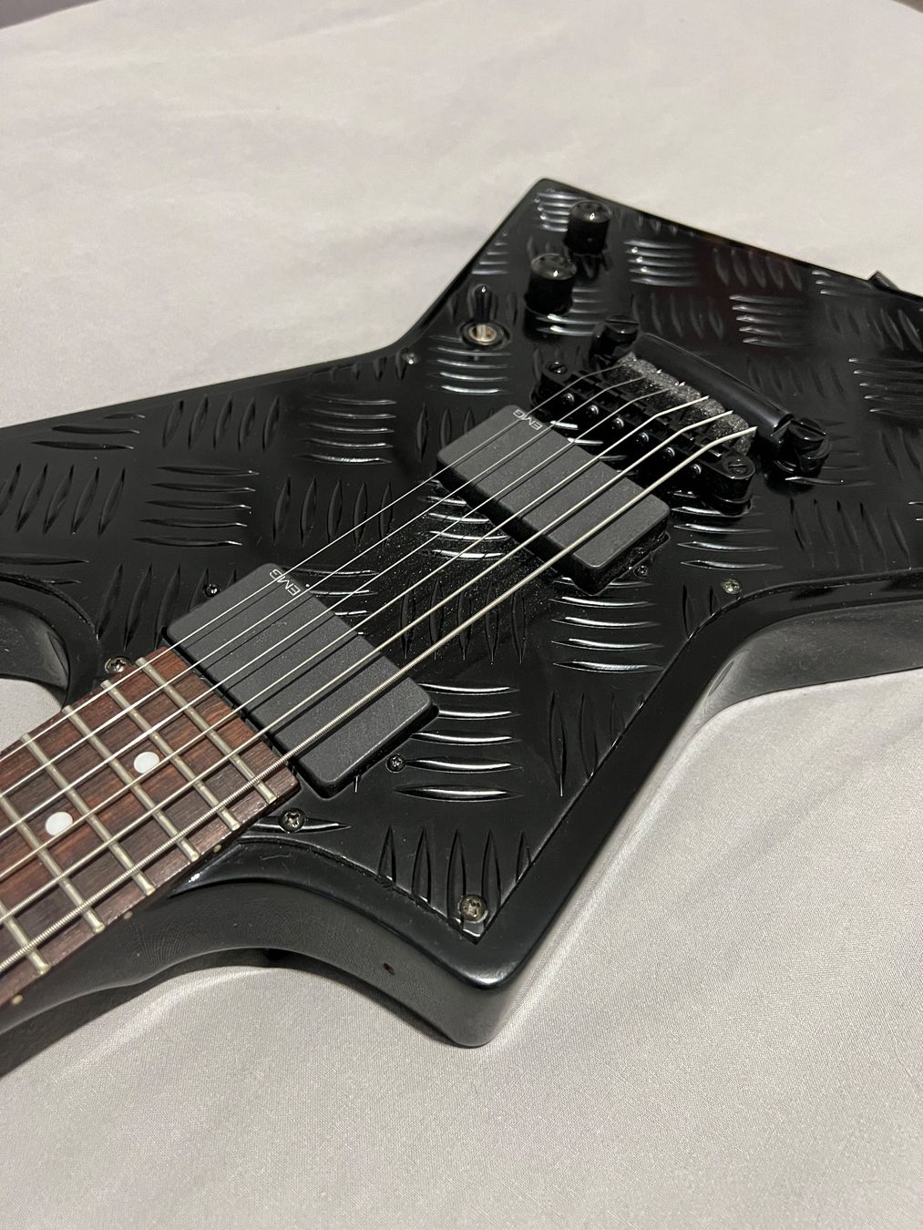 Esp Strumenti musicali: ESP LTD EX-400BD Explorer James Hetfield Diamond Plate – Usato da Mägenwil venduto da lighting_technician 1