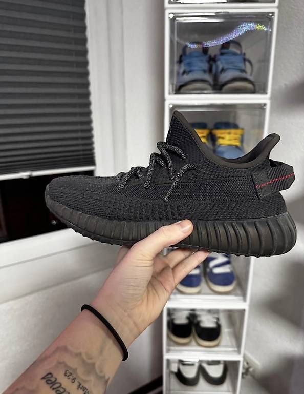 Scarpe da uomo: Adidas Yeezy Boost 350 v2 black – Usato da Lupfig venduto da CEichi812