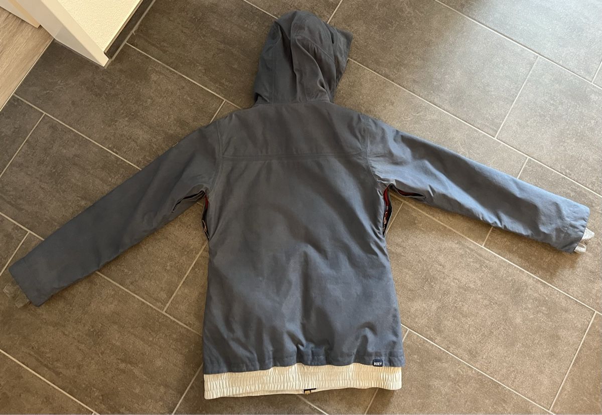 Roxy Giacche: Roxy Damen Ski-/ Snowboardjacke – Usato da Hinwil venduto da charlietango 1