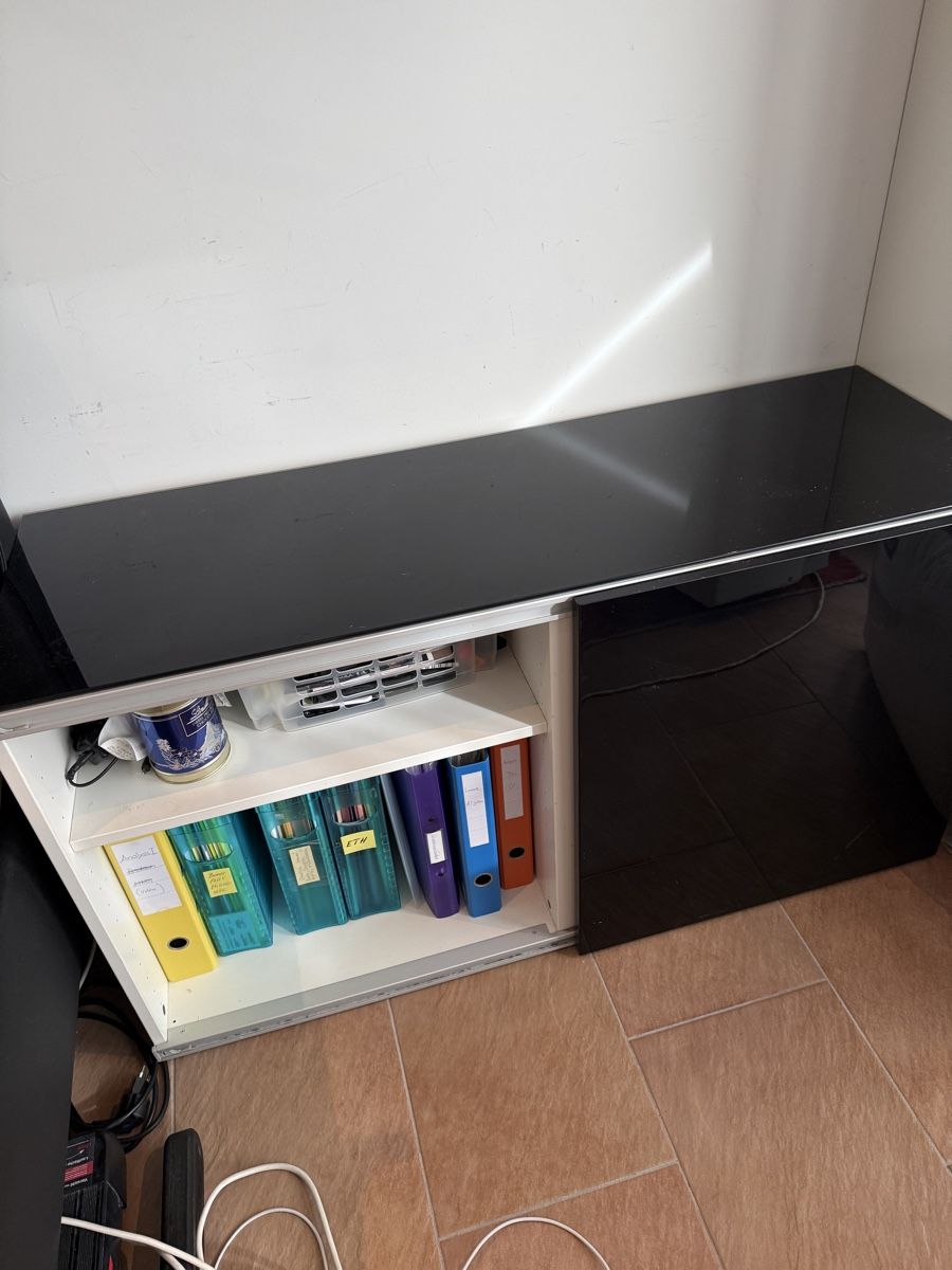 Ikea Cassettiere: Möbel Büro von Ikea Hochglanz schwarz – Usato da Horgen venduto da Pezi8810 1