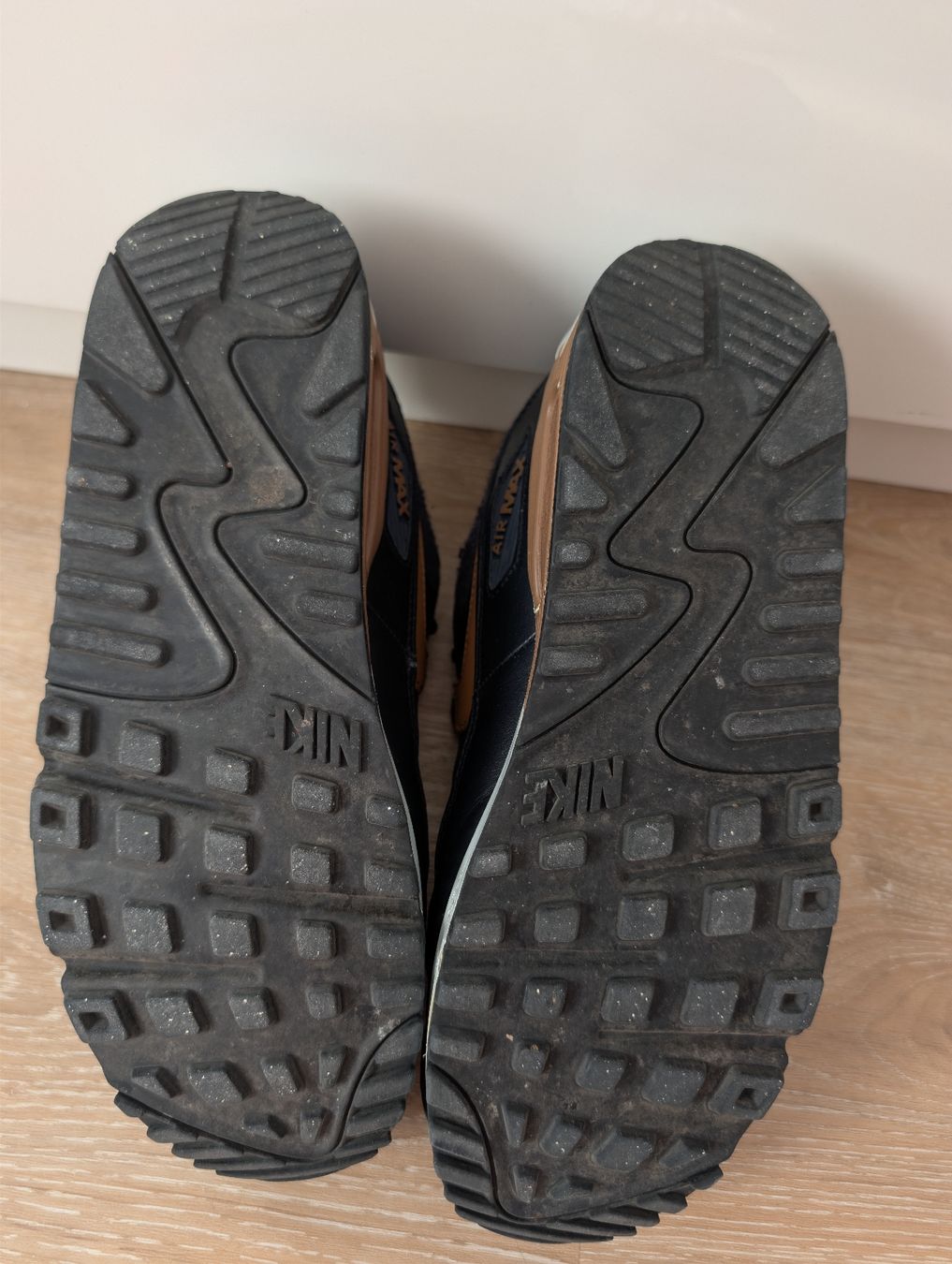 Nike Chaussures hommes: Air Max 90 (EU 42.5)  – D'occasion à Gossau SG par TheBibiaon 2