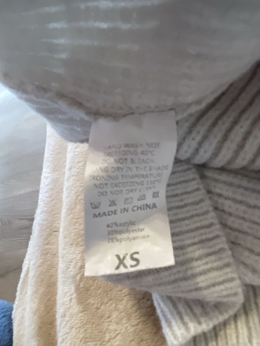 Maglioni & Felpe: Pullover Gr. XS  – Usato da Balsthal venduto da Katzenfan99 1