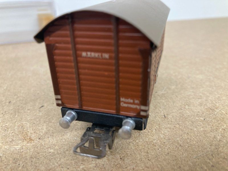 Märklin Trains électriques: Märklin H0 381 gedeckter Güterwagen Blech – D'occasion à Büsserach par ModellbahnDepot 6