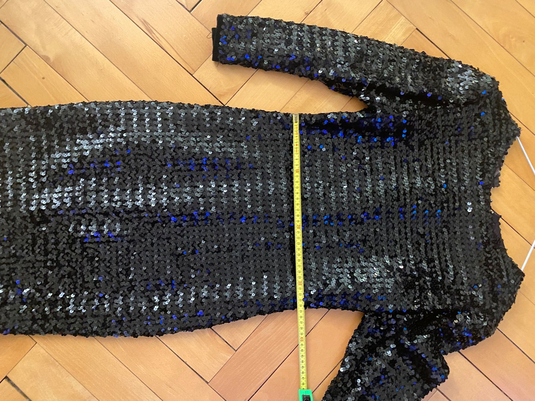 Vestiti: Robe de cocktail paillettes noir 36 – Usato da Küssnacht am Rigi venduto da CALIFRASQUI 8