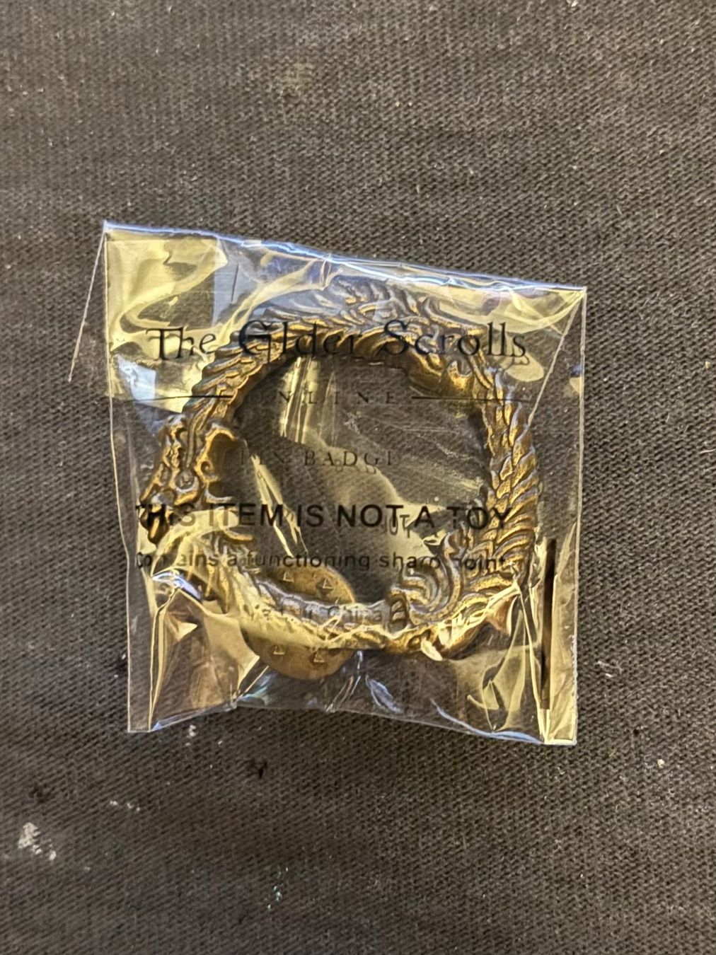 Placchette & Badge: Pins en metal Elder Scrolls Online – Nuovo e nell'imballaggio originale da Mont-sur-Lausanne venduto da Slushymana 1