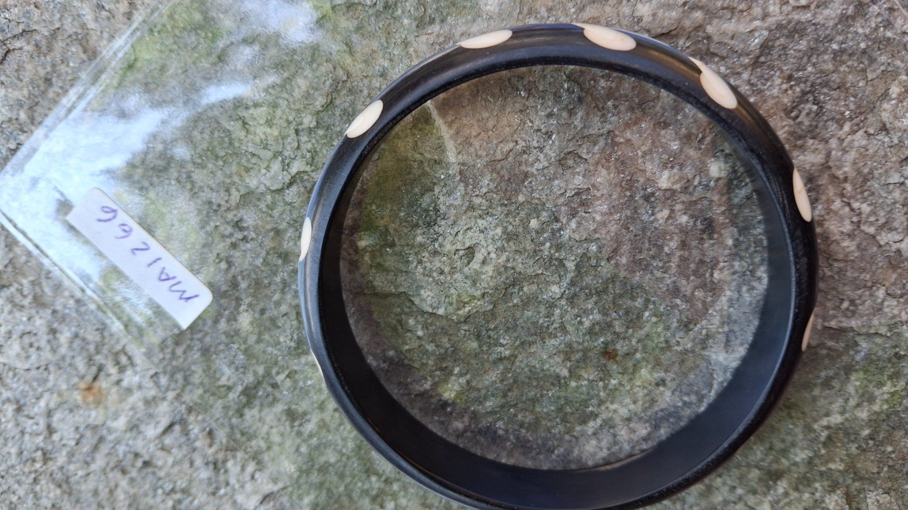 Bracciali & Braccialetti: Vintage Knochen Armreif verziert Chunky Bangle S-L – Usato da Münchenbuchsee venduto da babilibern 3