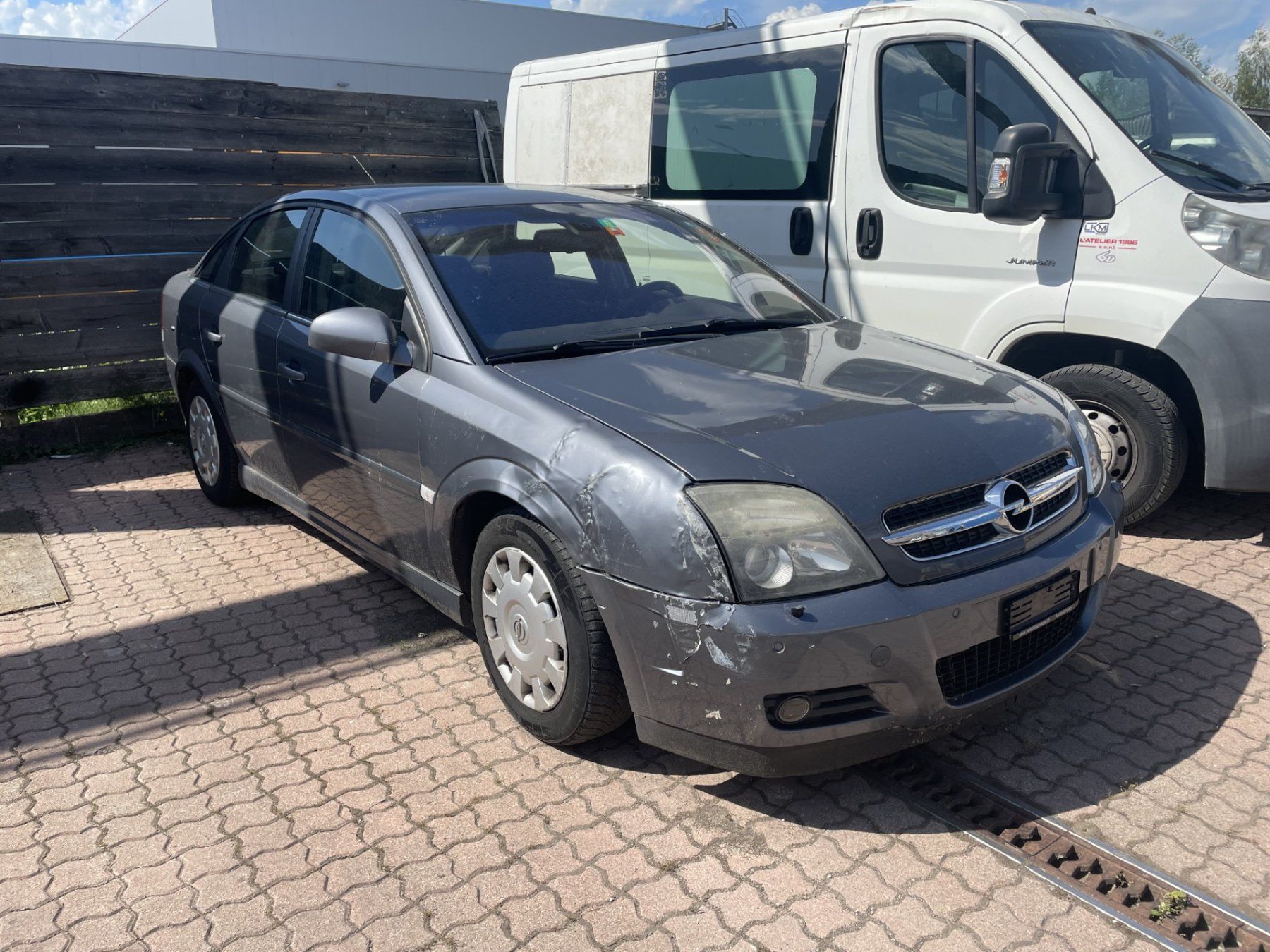 Opel Automobili: Opel Vectra C22 – Usato da Avenches venduto da BOOTTRANSPORTE 2
