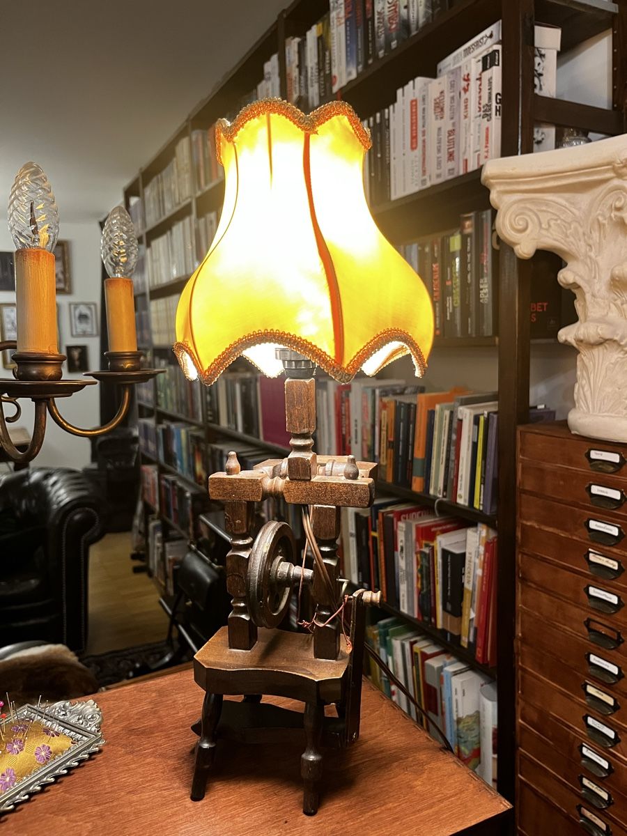 Lampade: Tischlampe mit Spinnrad Design – Usato da Brugg AG venduto da Faint.Memory 1