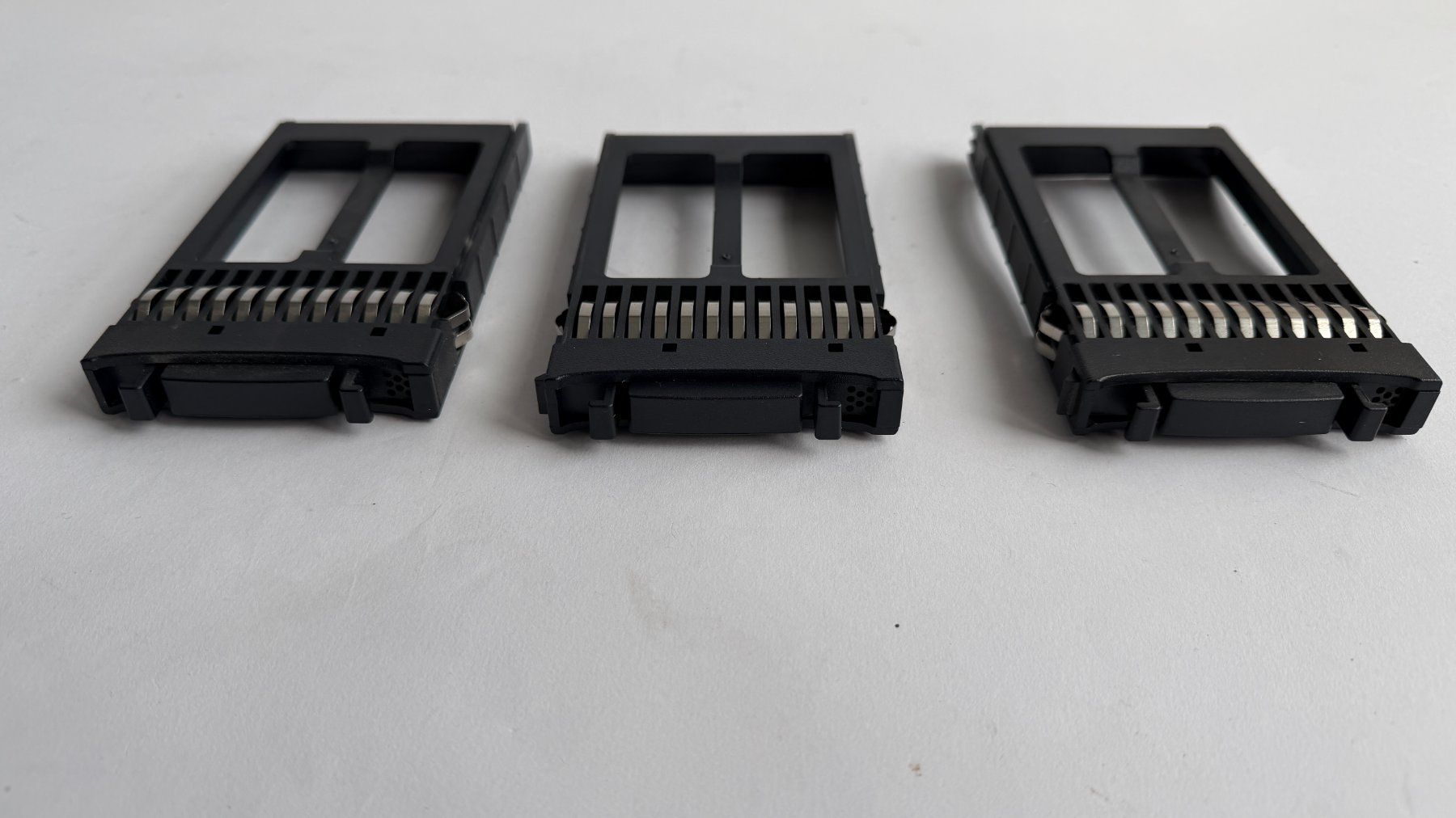 Hewlett Packard Server: HP Proliant HDD 2.5" Blindabdeckung Server G5 / G6 / G7 – Usato da Huttwil venduto da Thoste 2