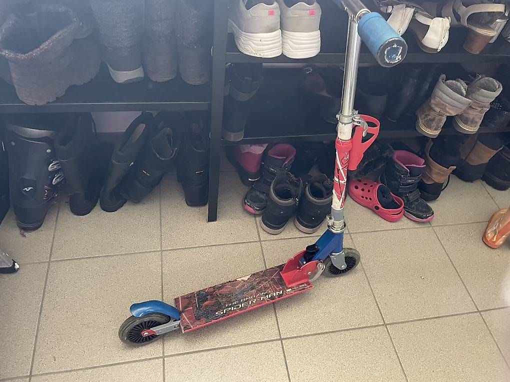 Kickboard: Trottinette Spiderman – D'occasion à Sonceboz-Sombeval par msap