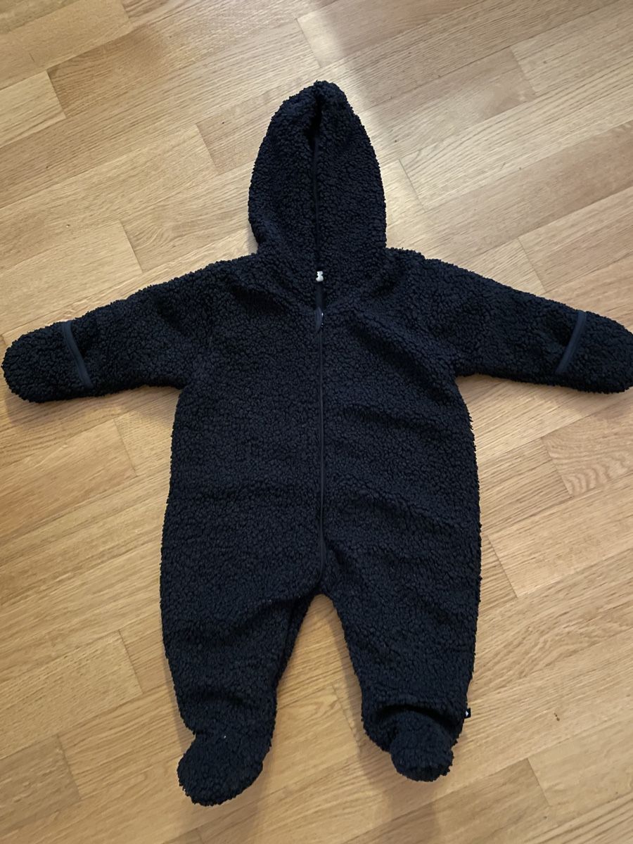 Lotti & Set di vestiti: Zwei Plüschoverall / Winteroverall, Gr. 62 – Usato da Rotkreuz venduto da Rajah