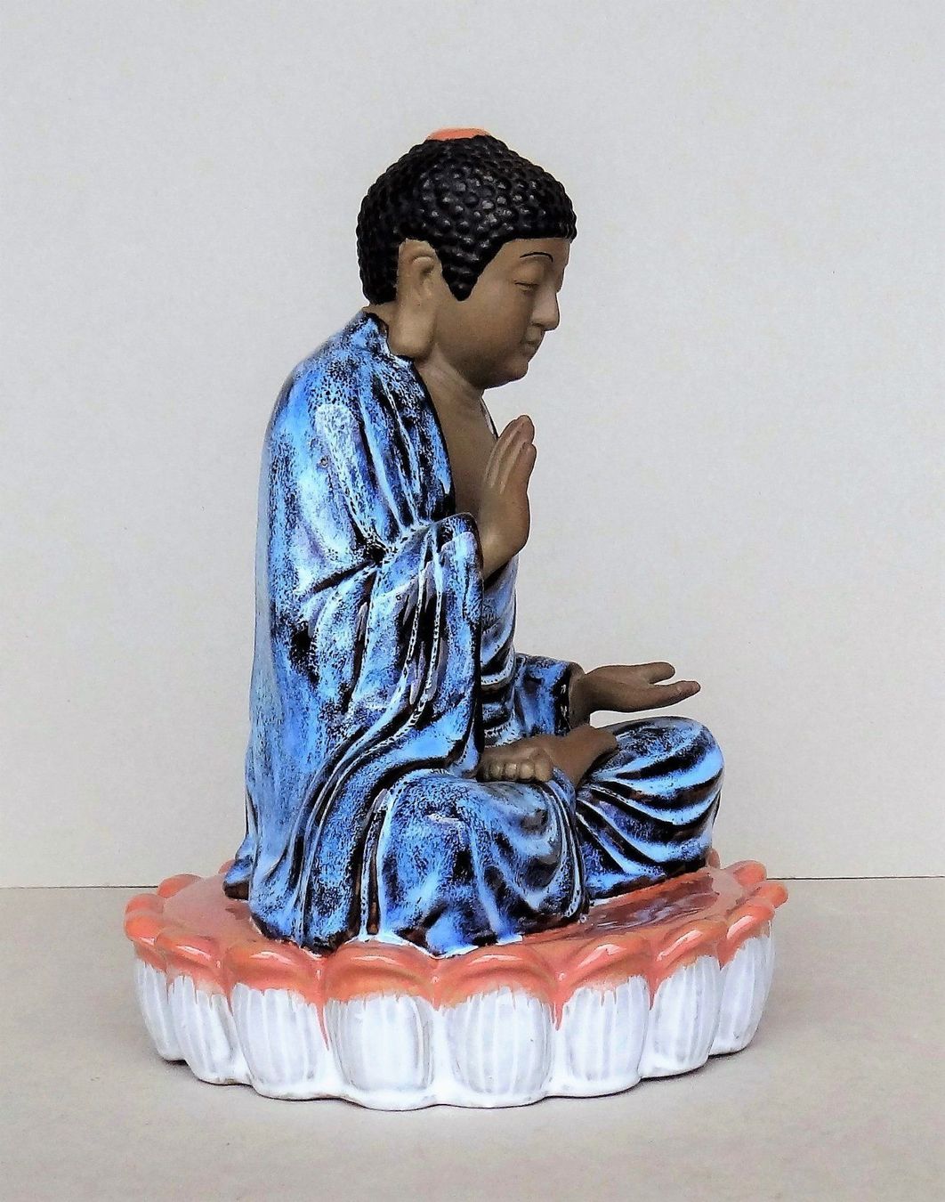 Skulpturen & Statuen: Buddha aus gebranntem Ton, Emailbemalung – Gebraucht aus Alpnach Dorf von MZ001 3