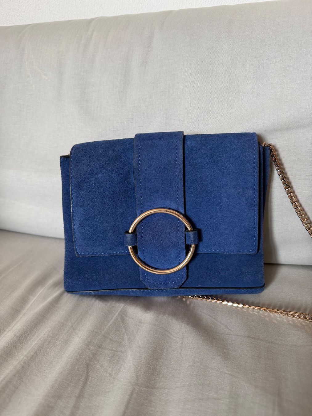 Mango Borse da donna: Kleine blaue Umhängetasche – Usato da Chur venduto da Caroline__