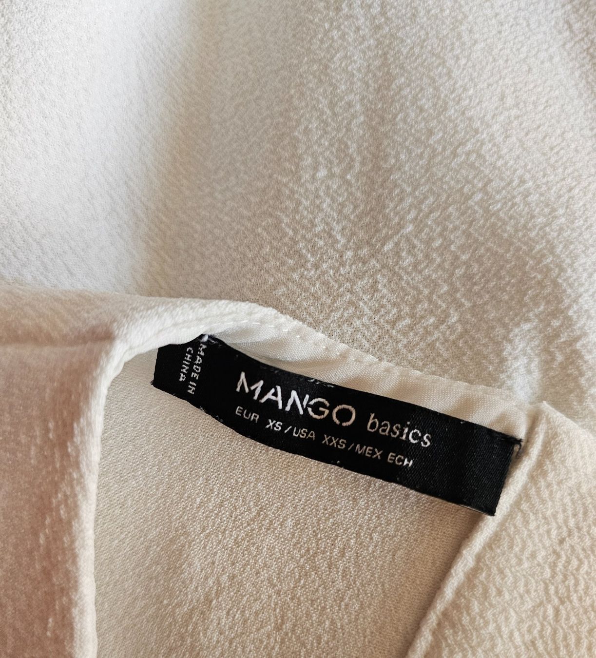 Mango Top: MANGO Basic - edles Business Top Gr. XS auch S – Nuovo (secondo la descrizione) da Füllinsdorf venduto da Sunnebliemli7 2