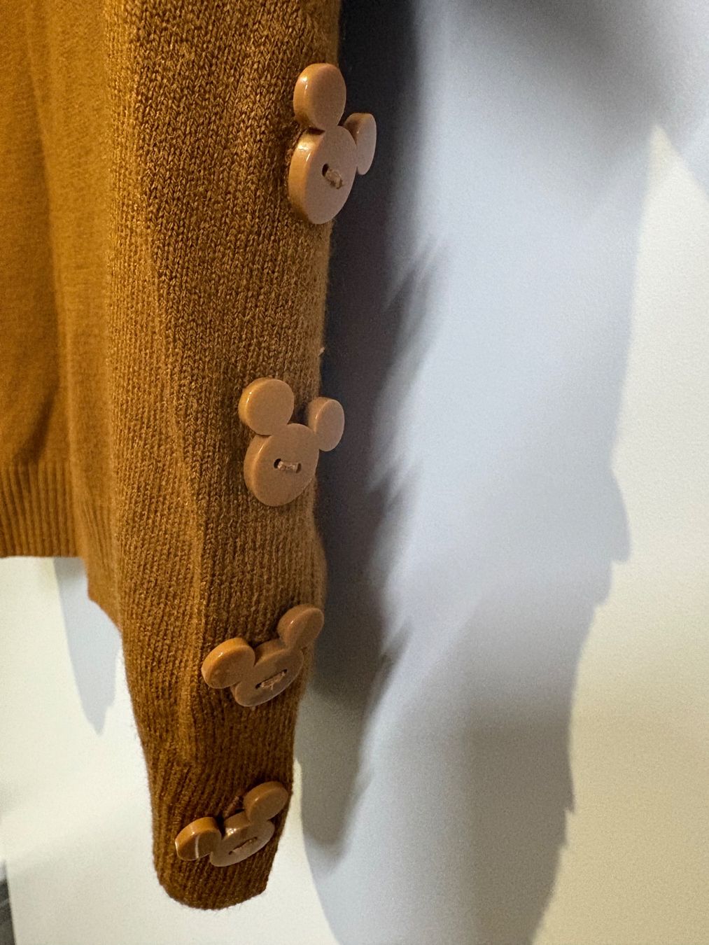 Kleider: Pull Disney Mickey Mouse L – Gebraucht aus Monts-de-Corsier von mon_rp2m 1